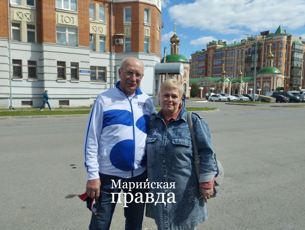 Виталий Иванович Антонов с журналистом "Марийской правды" Натальей Кулишовой. (Фото предоставлено Натальей Кулишовой/"Марийская правда"). Виталий Иванович Антонов с журналистом "Марийской правды" Натальей Кулишовой. (Фото предоставлено Натальей Кулишовой/"Марийская правда").