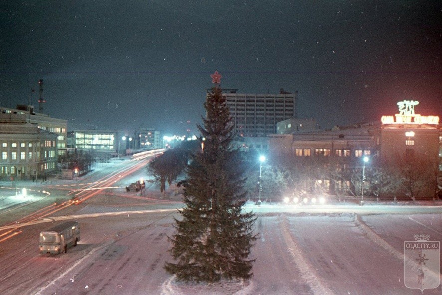 елка декабрь 1974.jpg