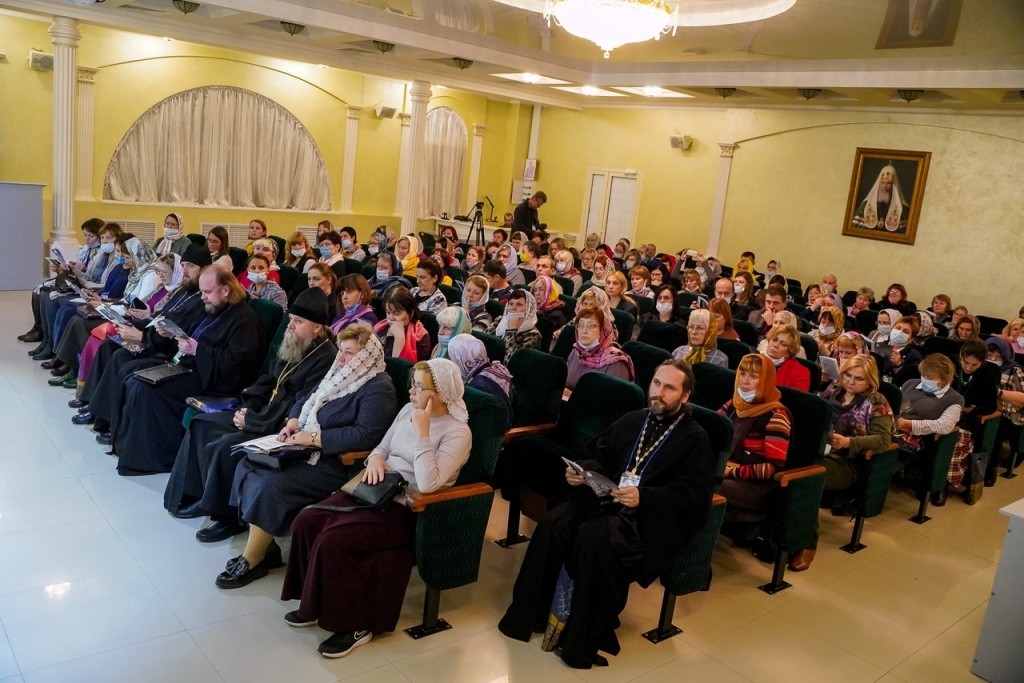 В ходе пленарного заседания. (Фото предоставлено Натальей Чалдышкиной).