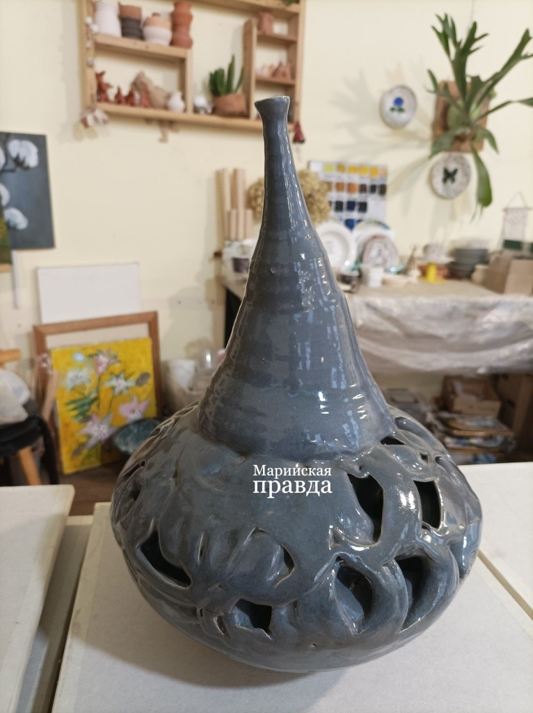 Работа художника из серии Никогда, ни за какие деньги не расстанусь. Фото Марины Оленевой Марийская правда.jpg