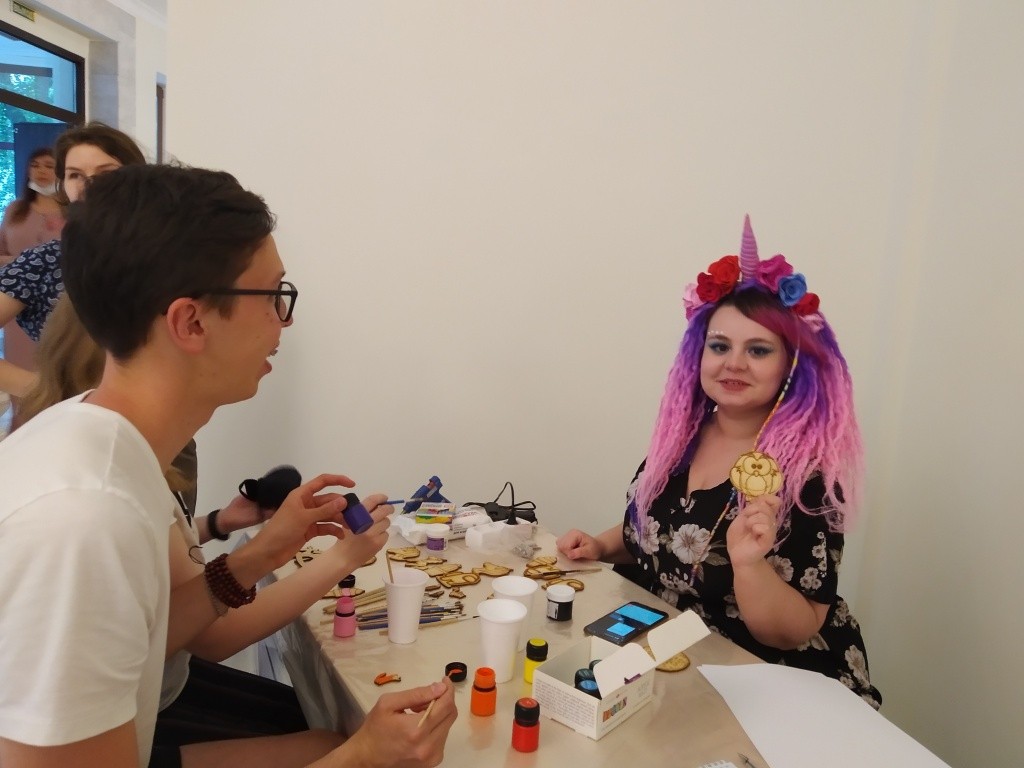 Красота, экзотика мастера росписи по дереву Марии Беловой. музей Евсеева. .jpg