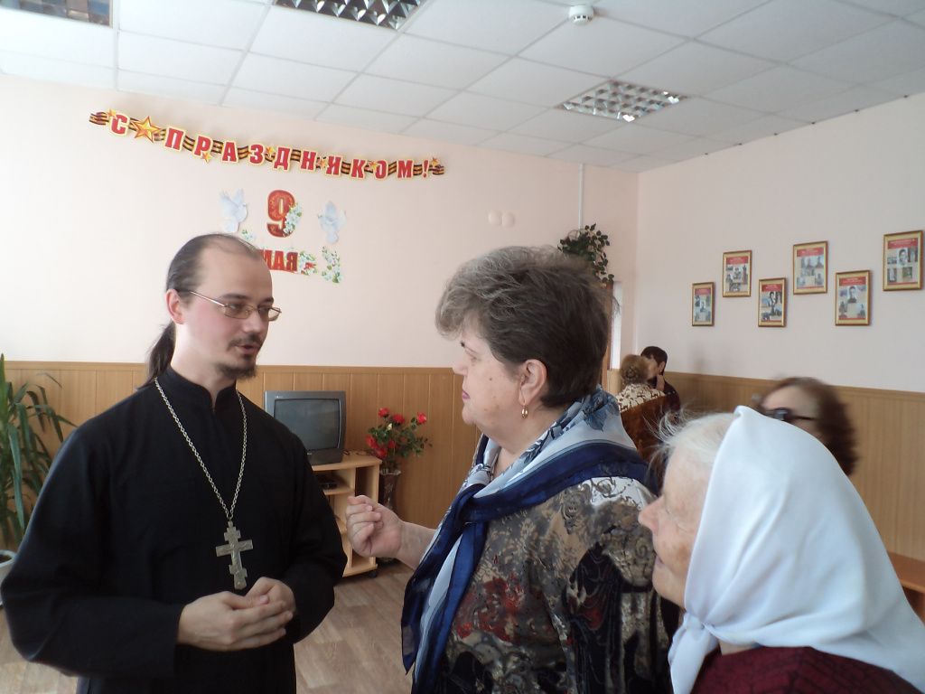 Разговор с батюшкой.JPG