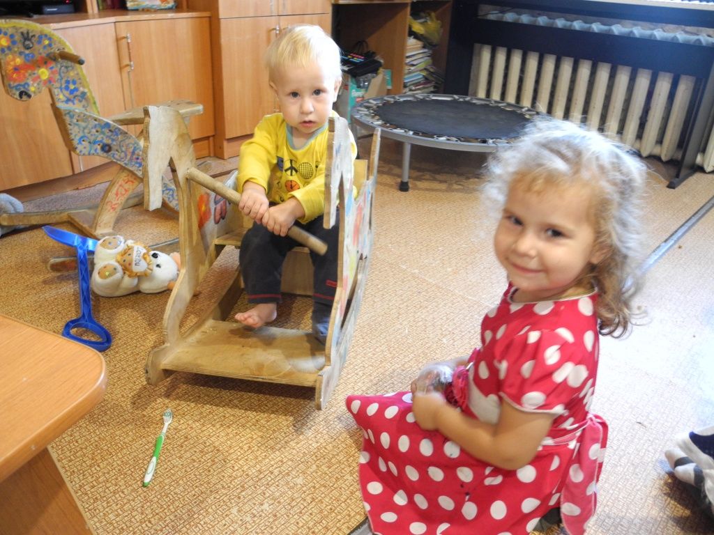 Самые младшие - Ефросинья и Гавриил. (Фото Натальи Кулишовой).