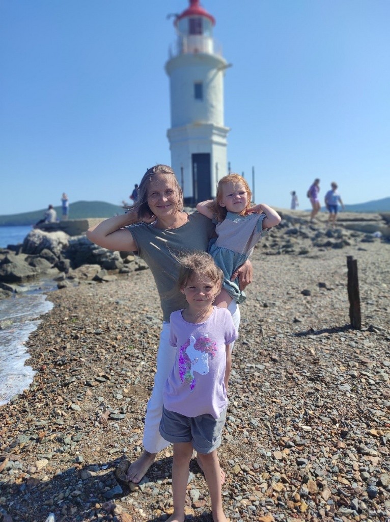 с девочками.jpg