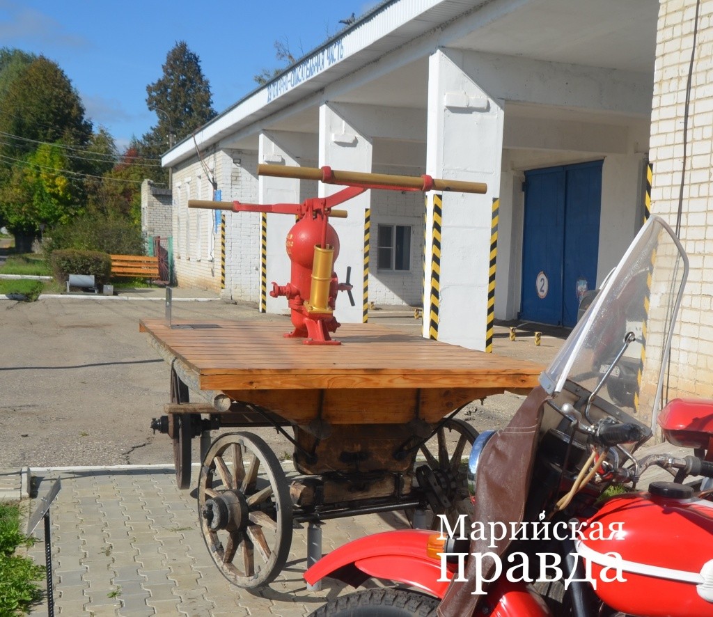 Самым ценным экспонатом является вот эта пожарная телега с конным приводом. Самым ценным экспонатом является вот эта пожарная телега с конным приводом1.jpg