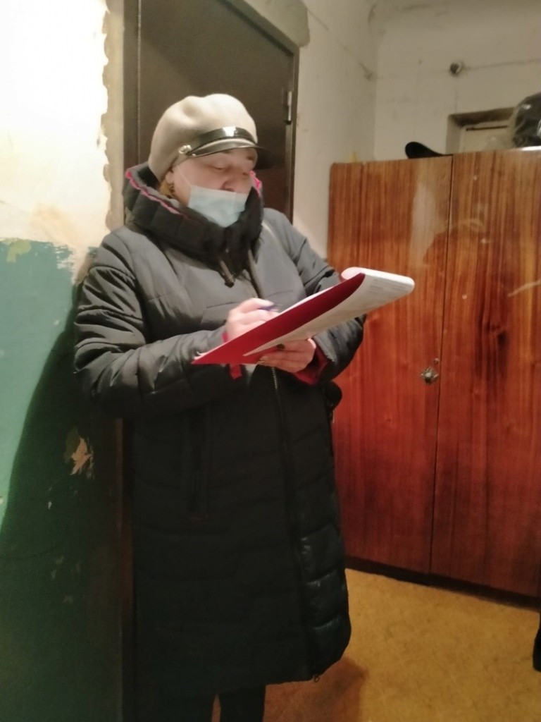 Соцработники взяли жителя Йошкар-Олы на социальный патронаж. (Фото из официальной группы в ВК Минсоцразвития РМЭ).