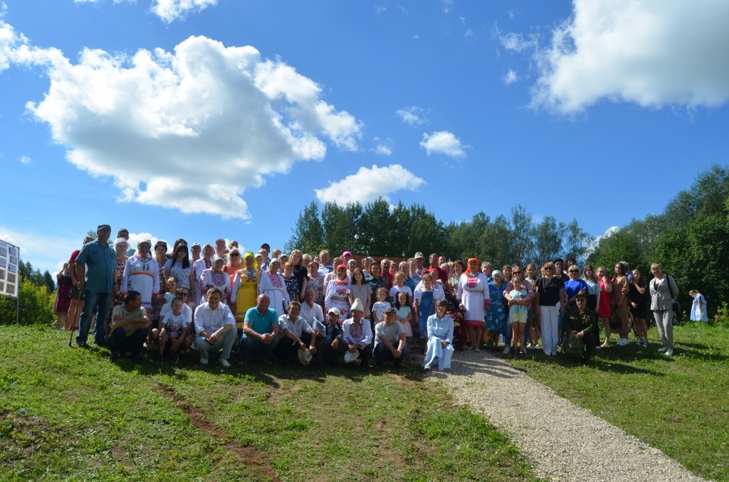 По этому случаю в Пекейсоле собралось множество земляков, в том числе живущих вдалеке от малой родины.jpg