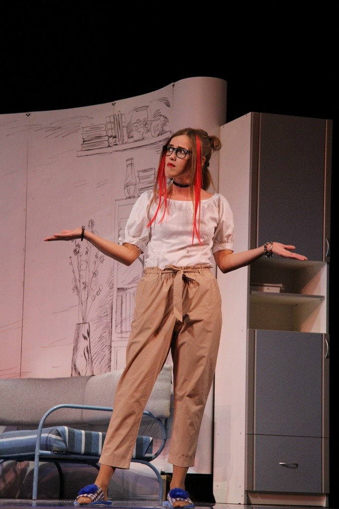 Она обожает характерные роли...Фото Валерия Тумбаева.jpg