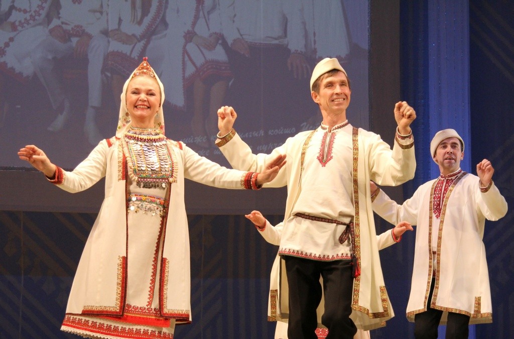 Не только артистичны, но еще музыкальны и пластичны. Фото Валерия Тумбаева.jpg