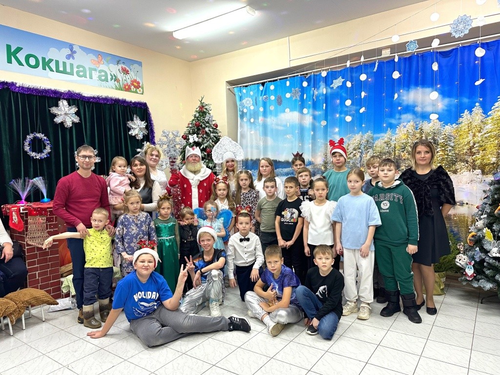 Ларина с детьми.jpg