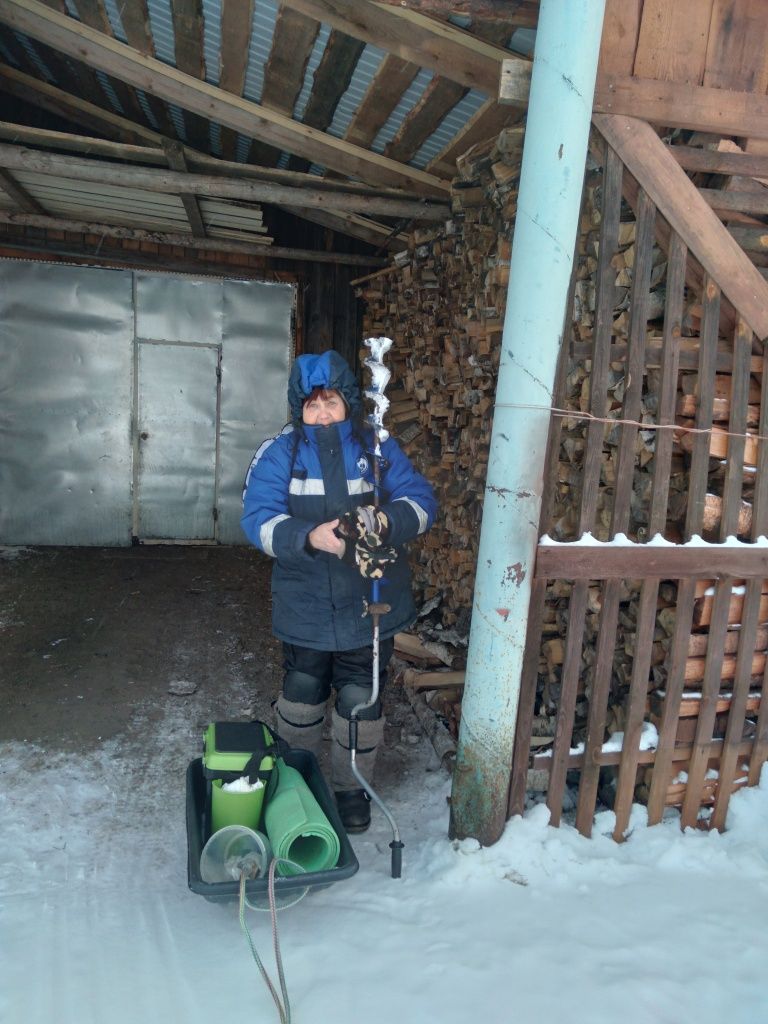 Зинаида Лебедева едва ли не каждый день выходит на лед. (Фото предоставлено Еленой Матвеевой).