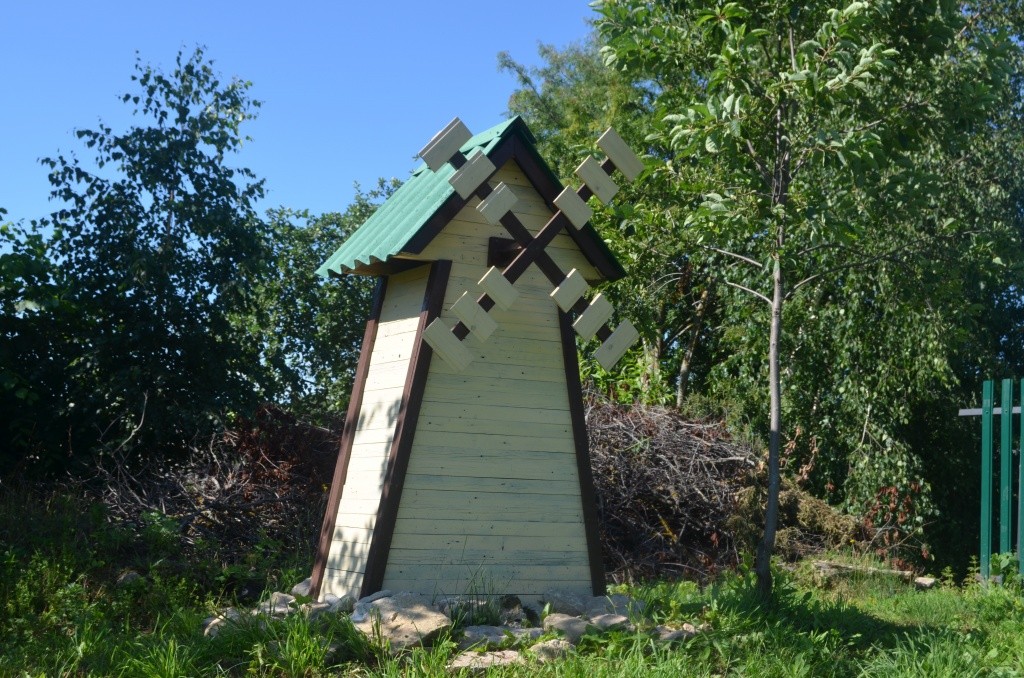 Декоративная мельница построена руками хозяина.jpg