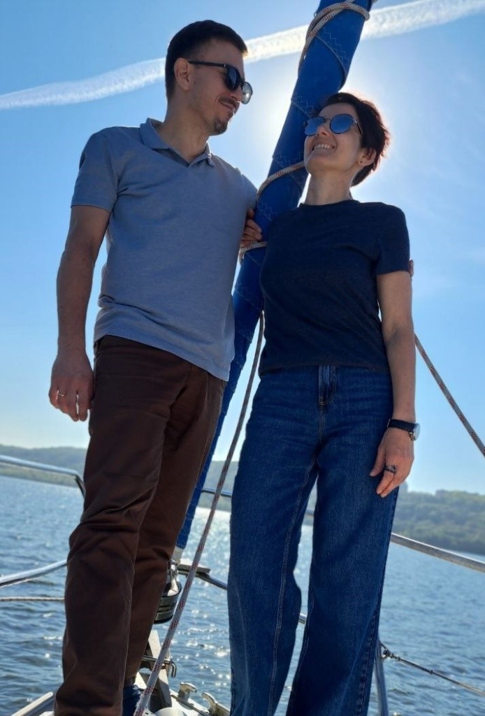 С любимой женой Людмилой в редкие минуты отдыха. Фото предоставлено Дмитрием Сульдиным.jpg