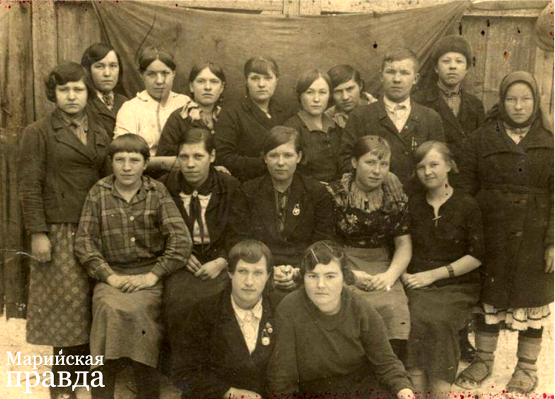 Выпусники школы 1941 года.png