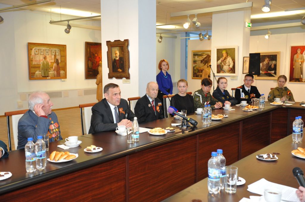 На встрече - представители разных поколений. (Фото пресс-службы Главы РМЭ).