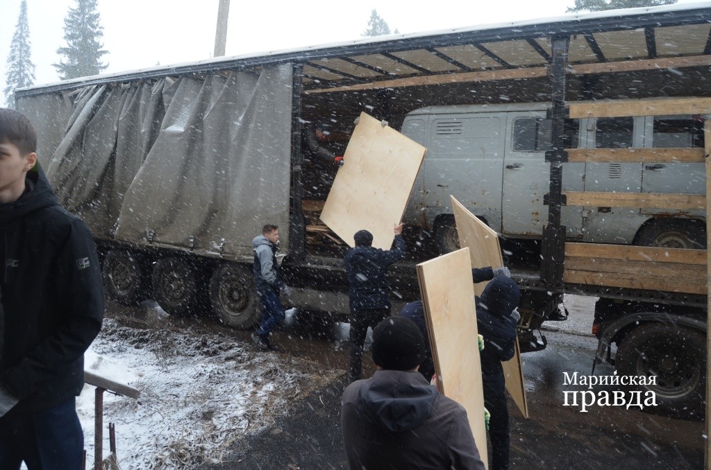 На СВО уехало большое количество стройматериалов..jpg