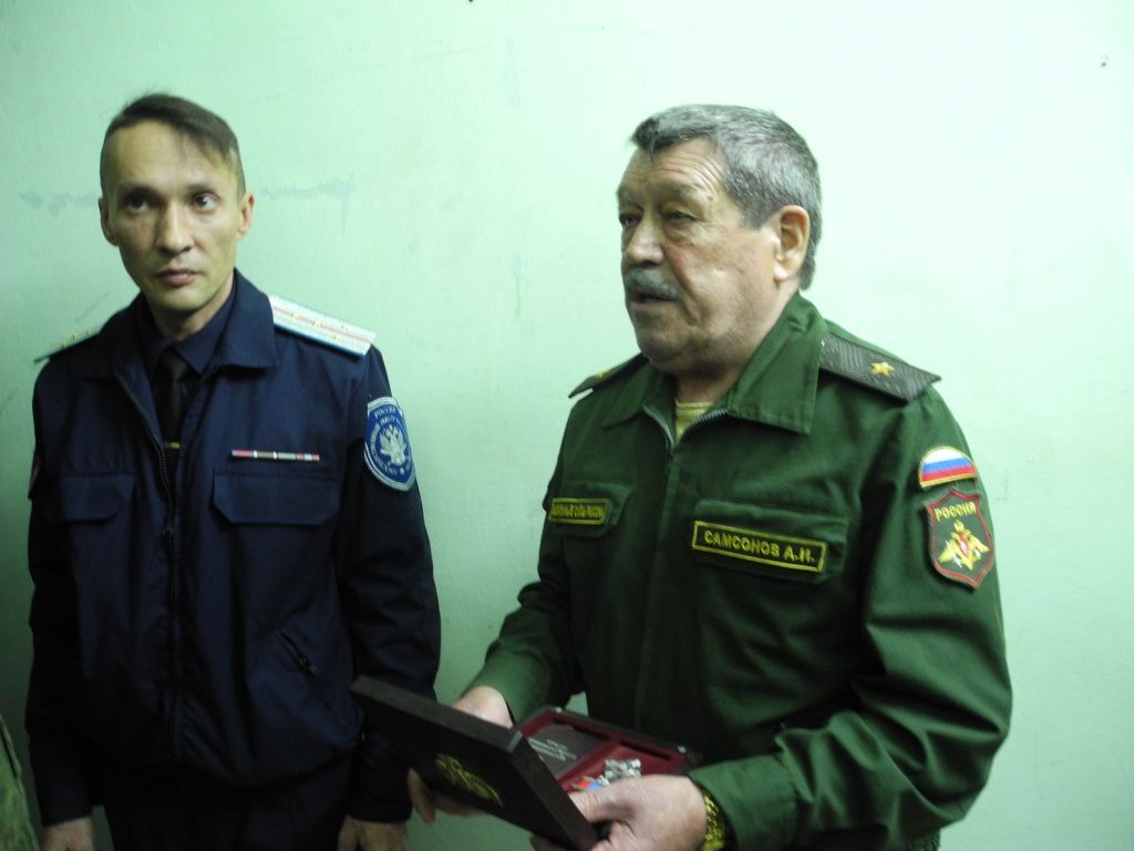 Генерал-майор Анатолий Самсонов (справа) и атаман "Хутора Царевококшайский" Максим Кулешов. (Фото Натальи Кулишовой).