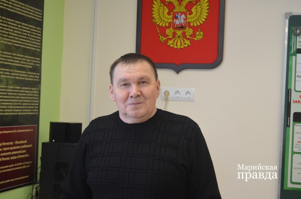 Валерий Якимов уже более четверти века преподает ОБЖ..jpg