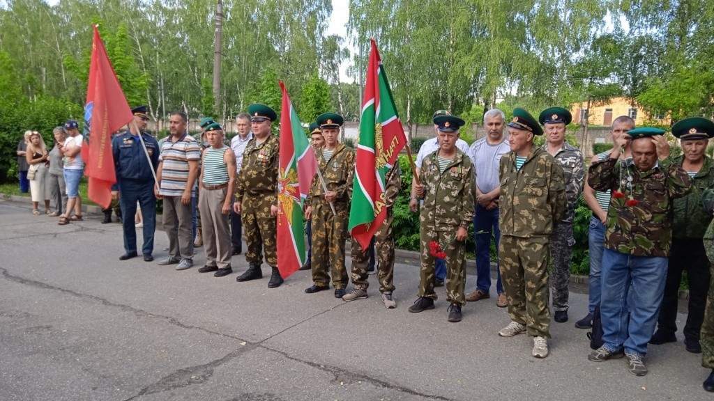 В одном строю - в одной семье. (Фото предоставлено Михаилом Сусловым).