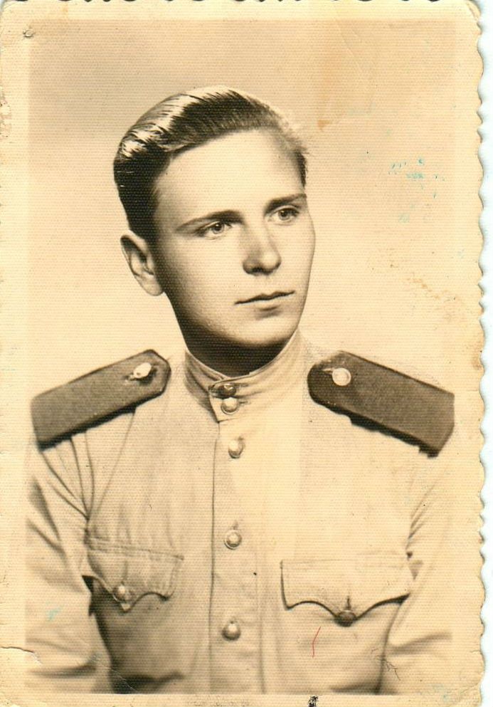 Мама! Я жив. Снимок с фронта. 1944 год. Фото из семейного архива Оленевых.jpg Мама! Я жив. Снимок с фронта. 1944 год. Фото из семейного архива Оленевых.jpg