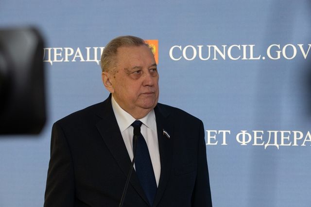 Юрий Минаков AS2J9430.jpg