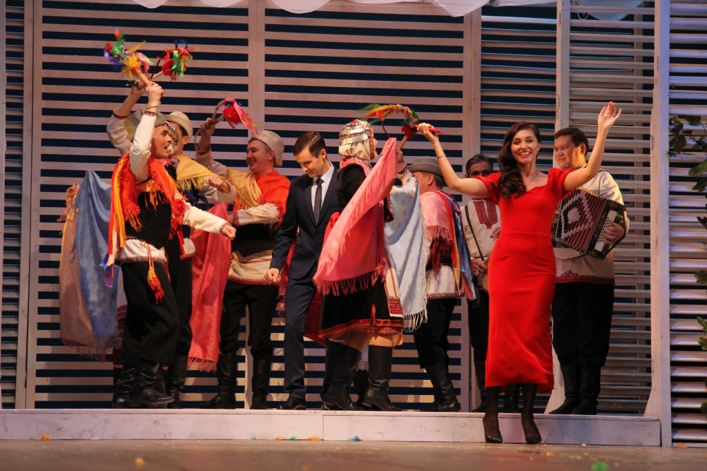 Образ приспособленки удался артистке Людмиле Казанцевой.JPG