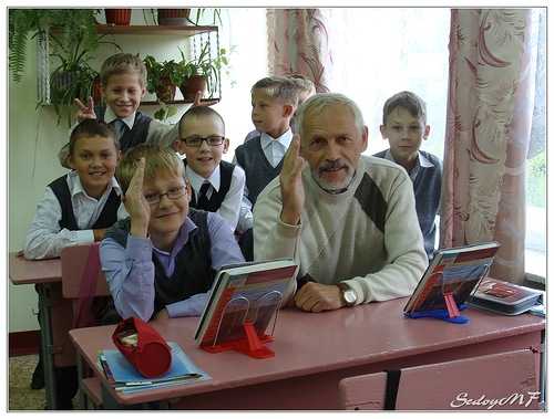 бабиков Снова за своей партой.